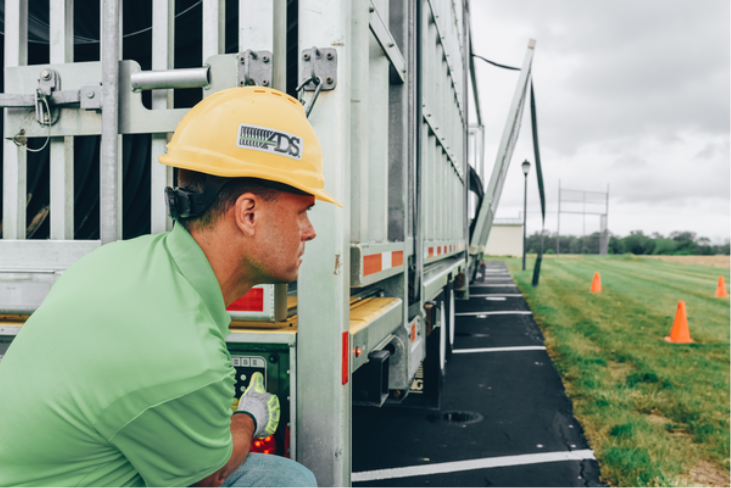 small-truck-shoot-hat-trailer-lowering